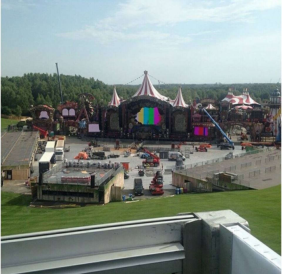 tomorrowland-2017-construção