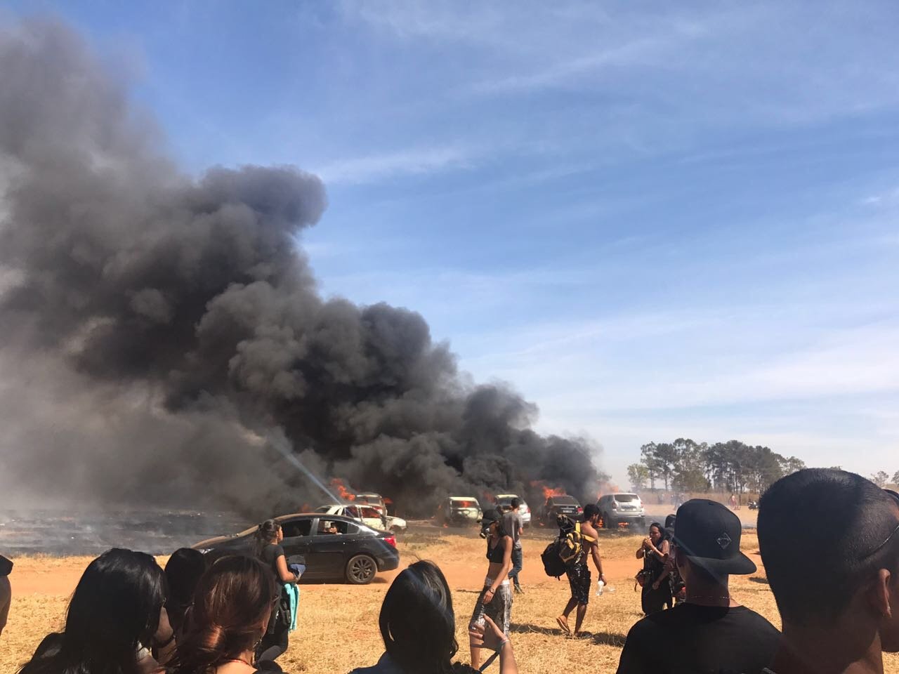 carros-fogo-playground-festival-revista-backstages