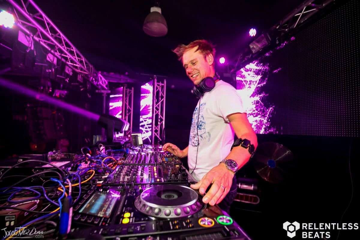 Créditos: Relentless Beats/Armin van Buuren